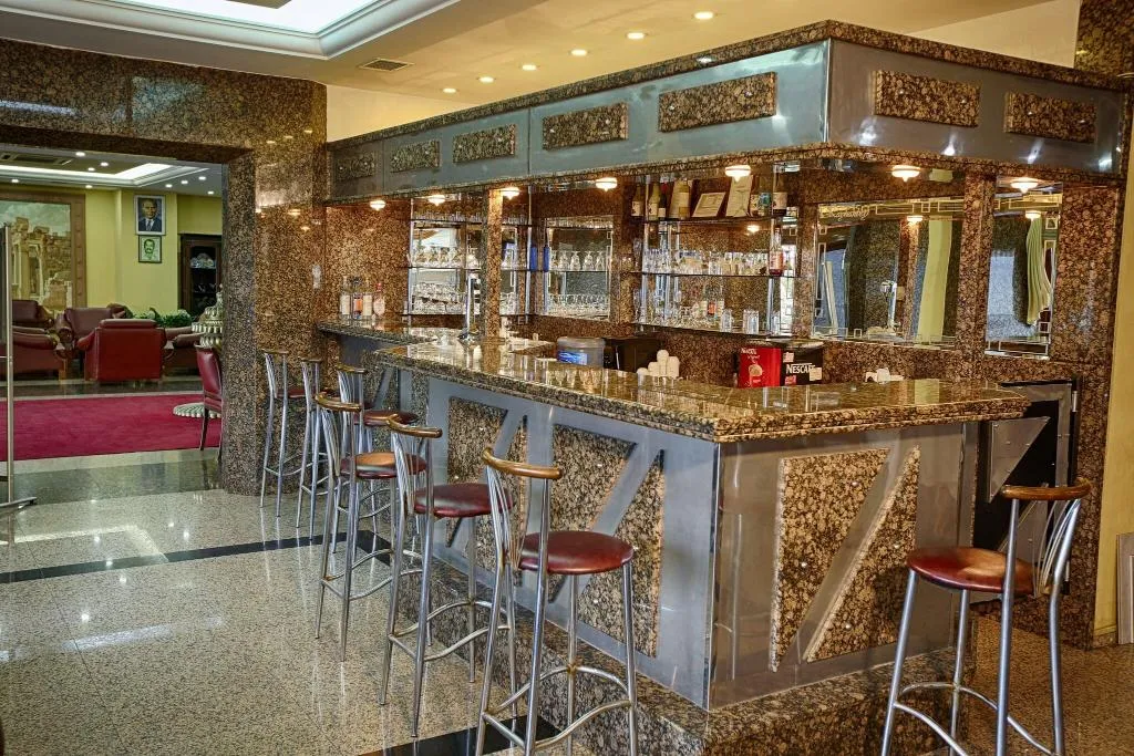 Bar, Kayhanbey Hotel, Izmir