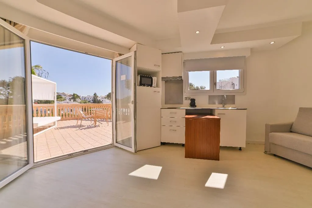 STUDIO PREMIUM Room, Azul Playa Apartments, Majorca