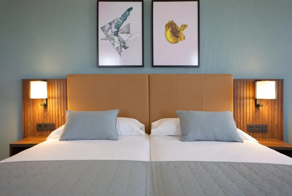 TWIN DELUXE SUPERIOR Room, Hotel Riu Plaza España, Madrid