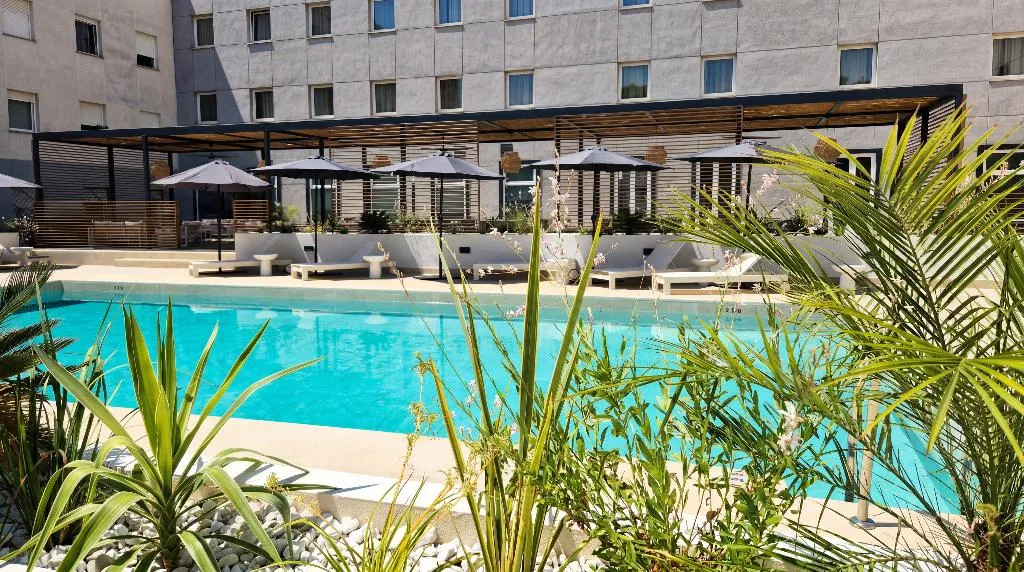 Pool, Hotel Vertice Sevilla Aljarafe, Seville