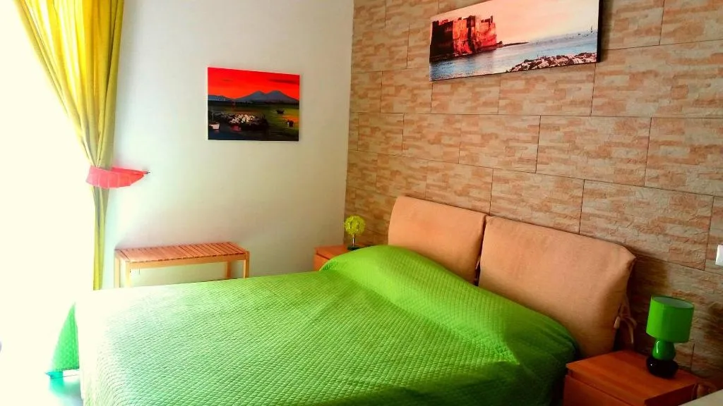 Room, Megaride Santa Lucia, Naples
