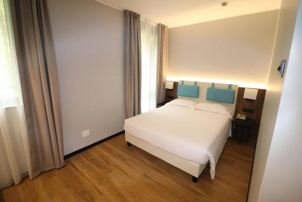 TRIPLE TWO BEDS Room, Hotel Domenichino, Milan