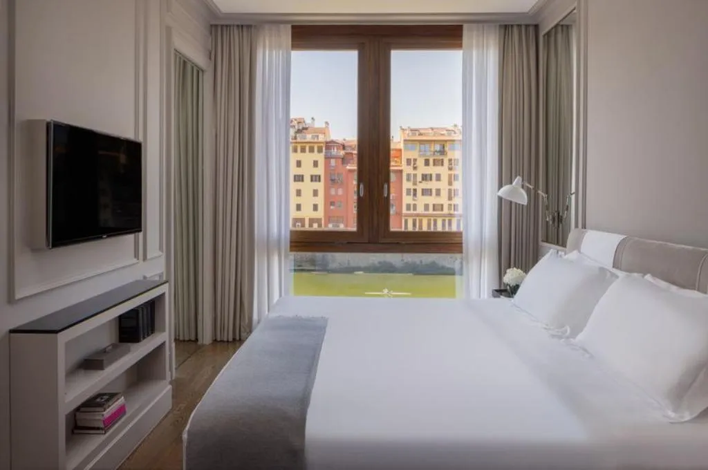 STUDIO DELUXE RIVER VIEW Room, Portrait Firenze, Florence