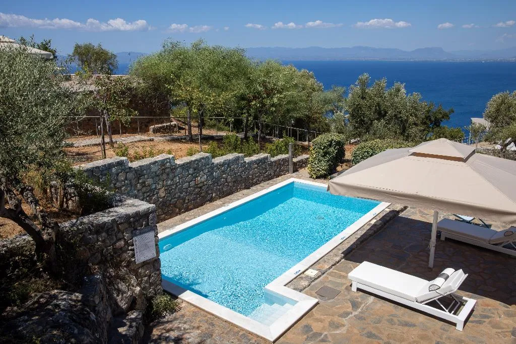 VILLA WITH PRIVATE POOL Room, Searocks Exclusive Village, Kalamata
