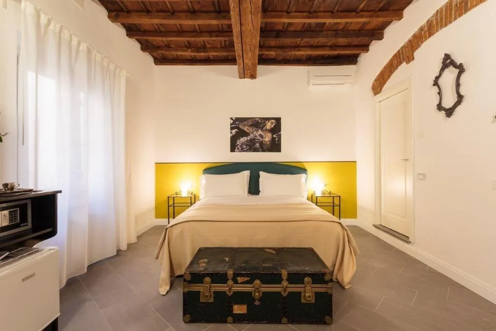Room, Canto Dei Servi, Florence