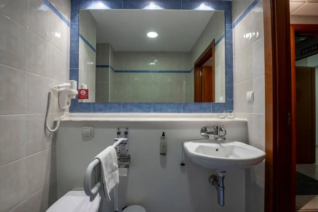 DOUBLE Accessible Room, Travelodge Alicante Puerto, Costa Blanca