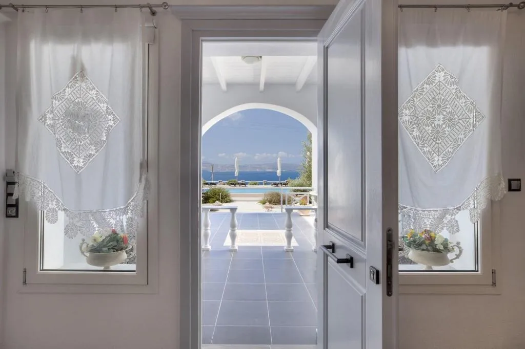 Terrace, Miland Suites, Santorini