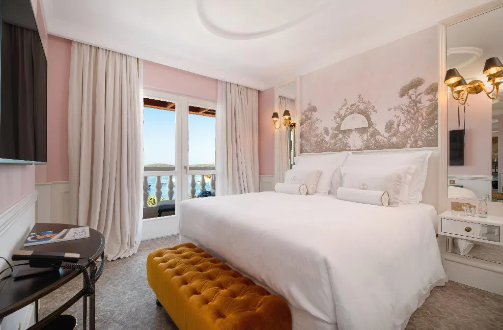 SUITE WITH BALCONY Room, Palace Elisabeth Hvar Hotel, Split