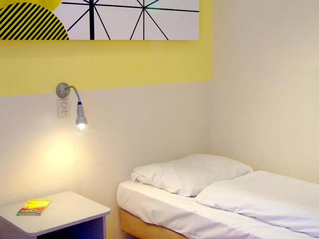 SINGLE ONE BED Room, St. Christopher's at the Winston, Amsterdam