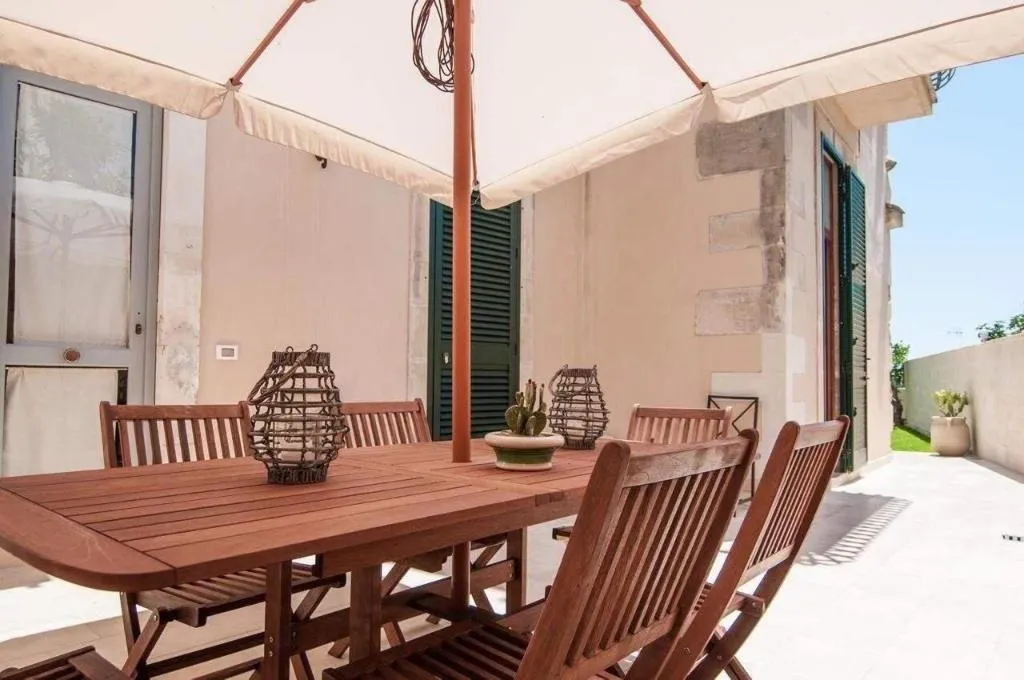 Room, Intalloi, Catania