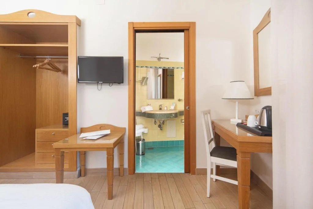DOUBLE CLASSIC Room, Tourist, Naples