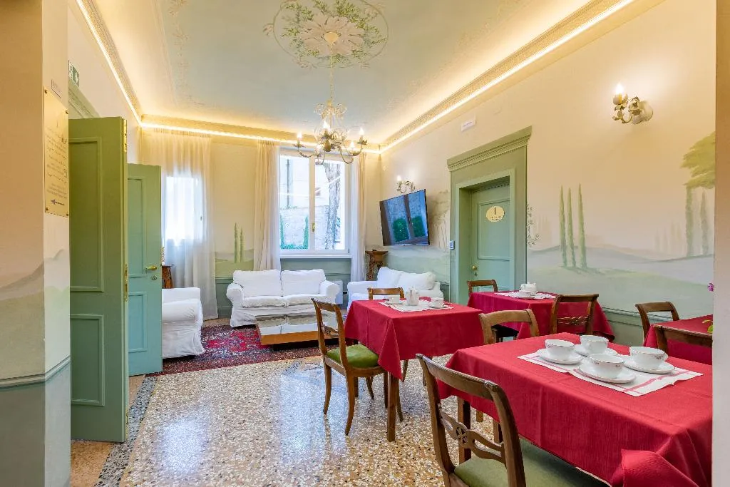 Lobby, Villa Tortorelli, Florence