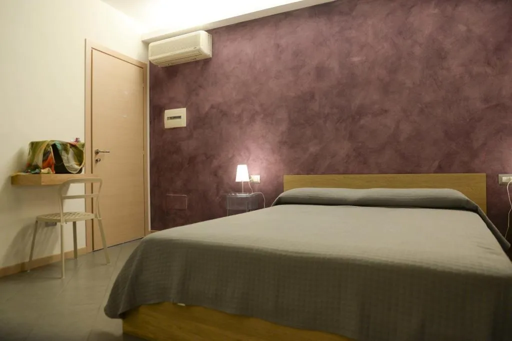 Room, San Marciano, Catania