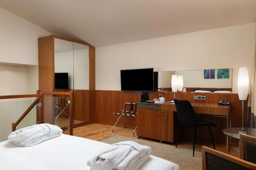 Room SUPERIOR QUEEN BED Room, K+K Hotel Central, Prague