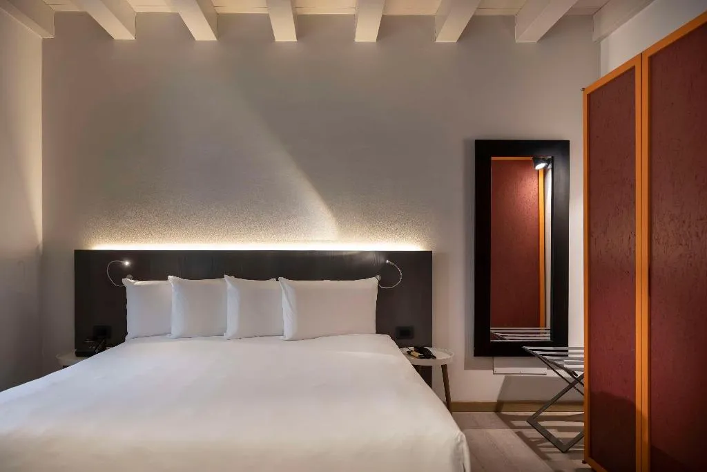 Room, Savona 18 Suites, Milan