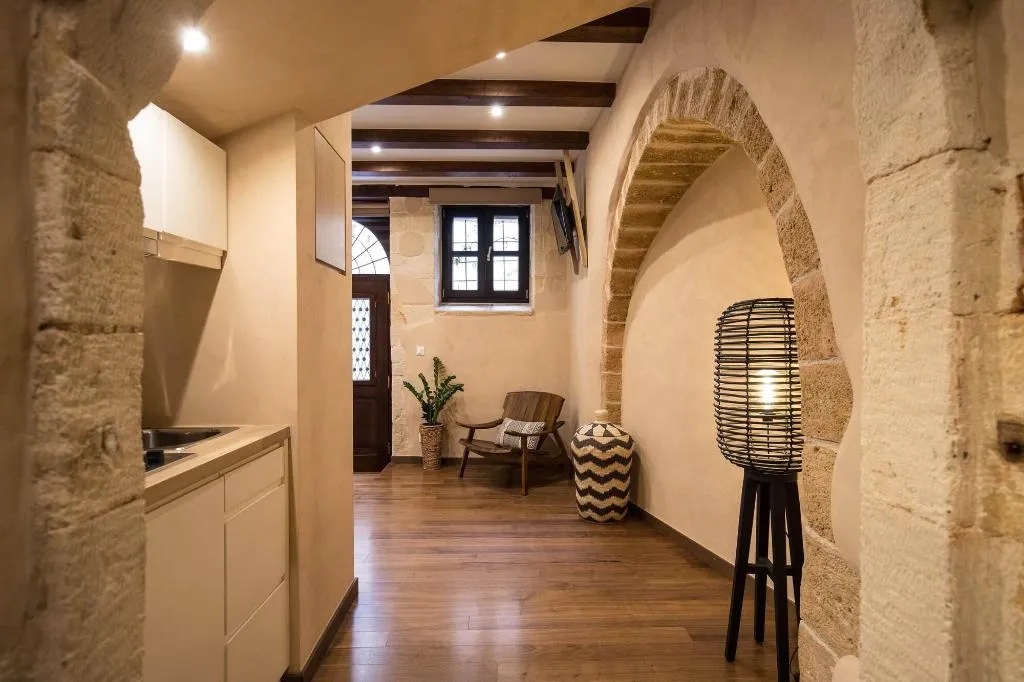 Room, J&G Suites, Crete