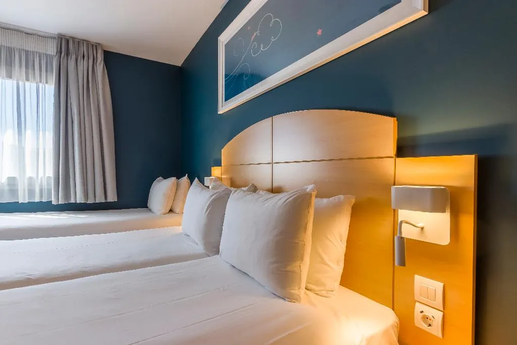 Double or Twin CAPACITY 3 Room, Travelodge Madrid Alcala de Henares, Madrid