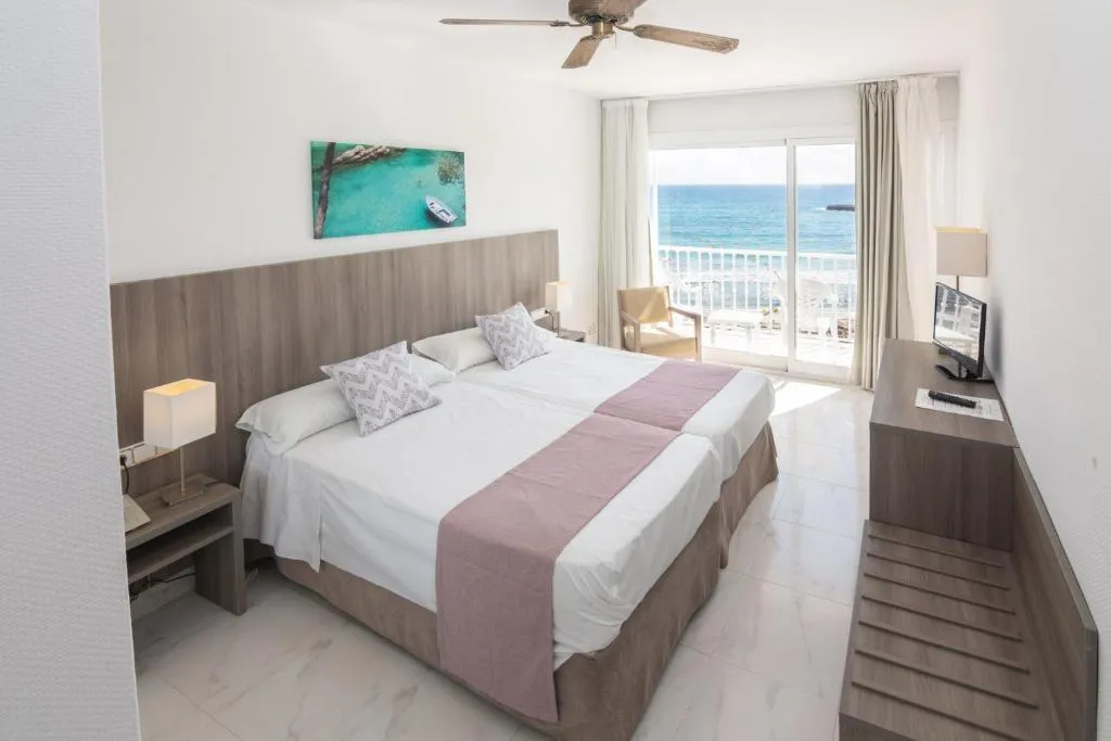 DOUBLE SINGLE USE SIDE SEA VIEW Room, Club S'Illot, Majorca