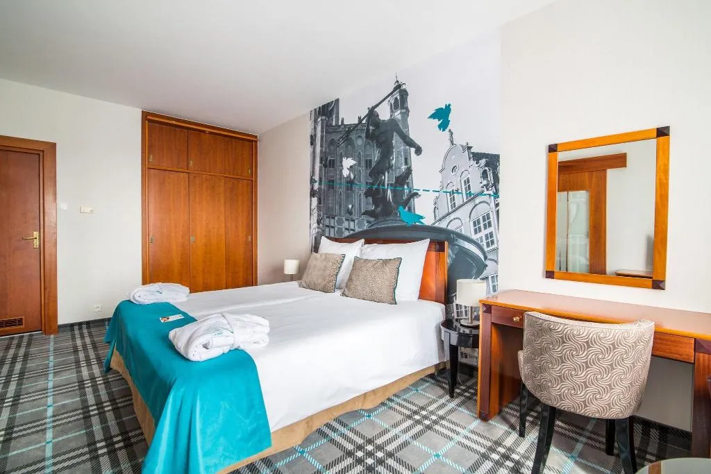 JUNIOR SUITE KING SIZE BED Room, Hanza Hotel, Gdansk