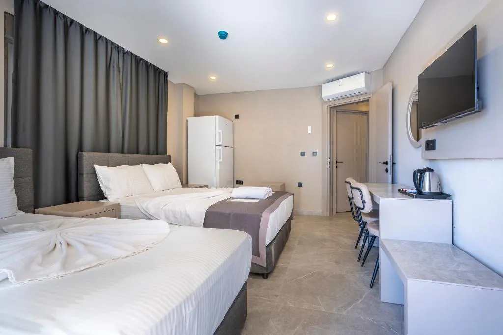 FAMILY ROOM CAPACITY 7 TWO BEDROOMS Room, Lara Beach Homes, Antalya