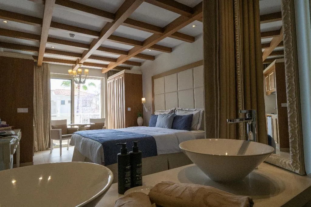 Room, King Jason, Cyprus