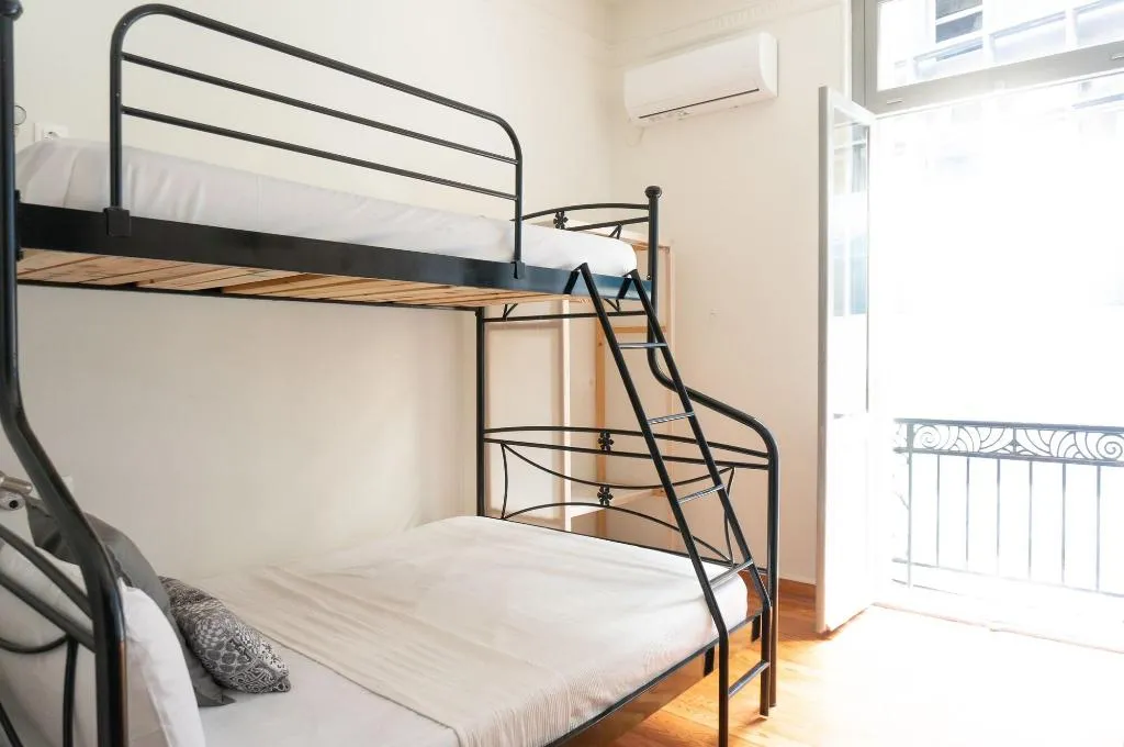 Room, Dioskouros, Athens