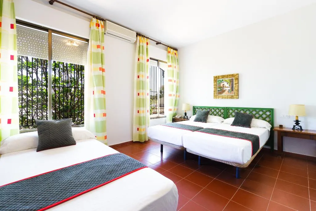TRIPLE STANDARD Room, Hotel Las Cumbres, Andalucia
