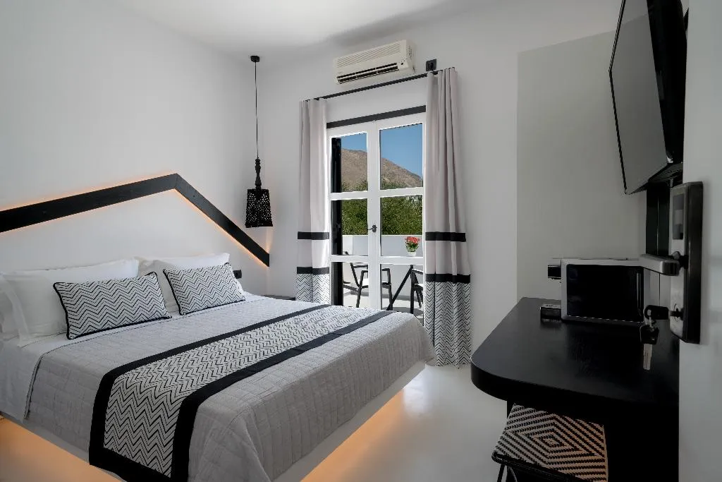DOUBLE COMFORT Room, Divelia, Santorini