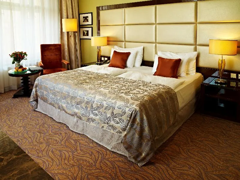 SINGLE DELUXE Room, Kings Court, Prague