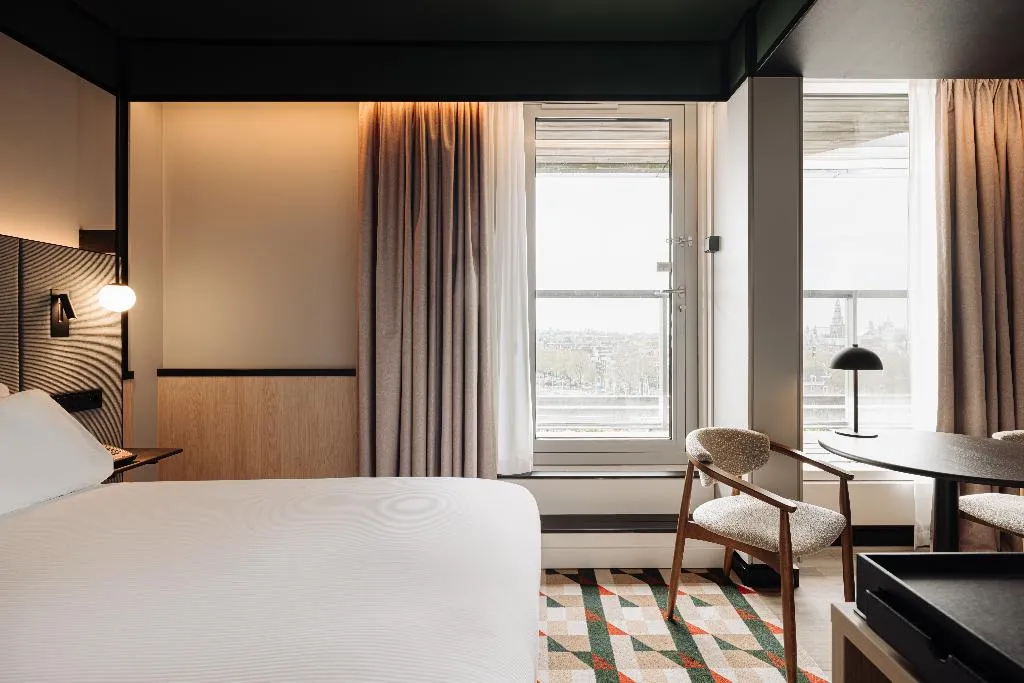 DOUBLE CITY VIEW Room, DoubleTree by Hilton Amsterdam Centraal Station, Amsterdam