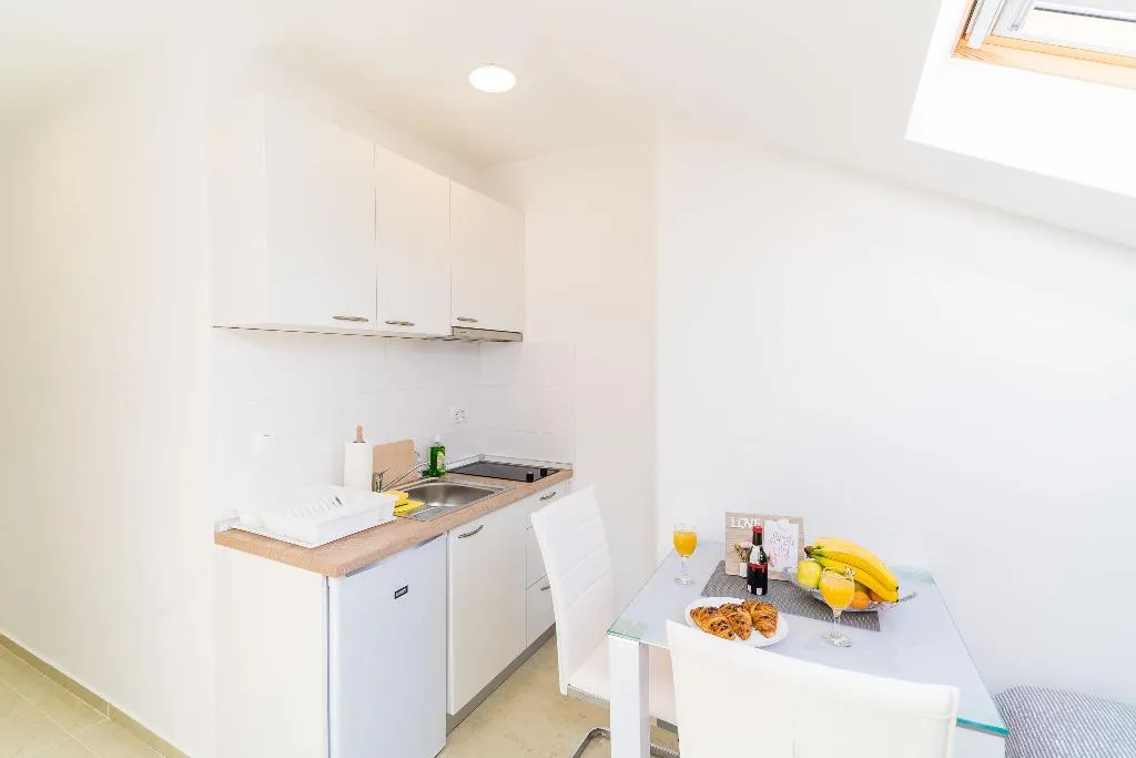 STUDIO WITH BALCONY Room, Apartments Smanjak, Dubrovnik