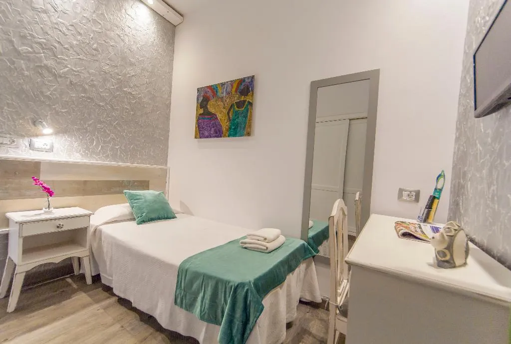 SINGLE STANDARD Room, Sun Holidays, Tenerife