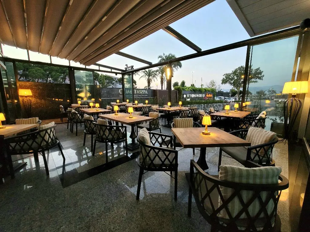 Terrace, Wyndham Grand Izmir Ozdilek Thermal & Spa, Izmir