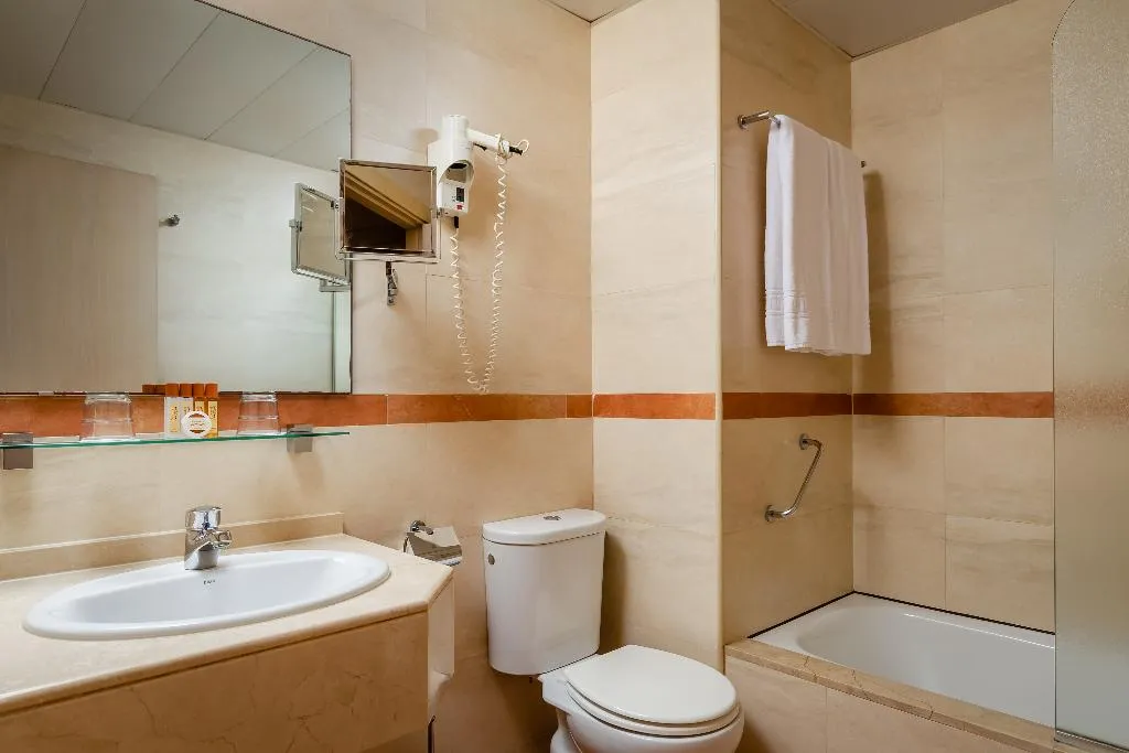 TWIN STANDARD Room, Petit Palace Eixample, Barcelona