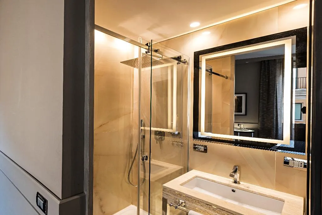 Room, The Style, Rome