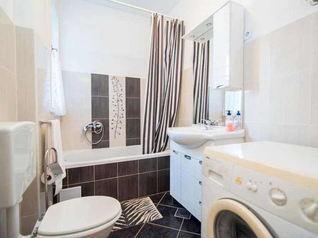 APARTMENT CAPACITY 4 Room, Apartments Jasenka, Split