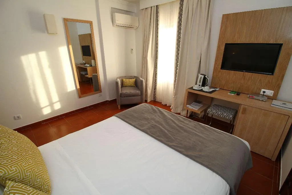 DOUBLE WITH DOUBLE BED Room, Best Western Hotel Dom Bernardo, Algarve