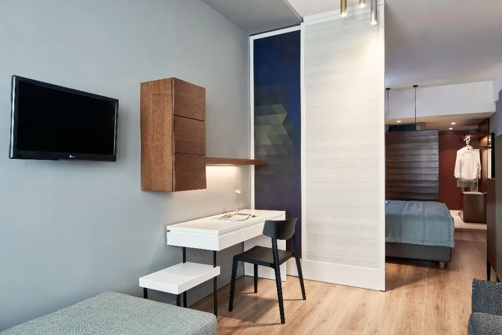 QUADRUPLE STANDARD Room, Achilleas Hotel, Athens