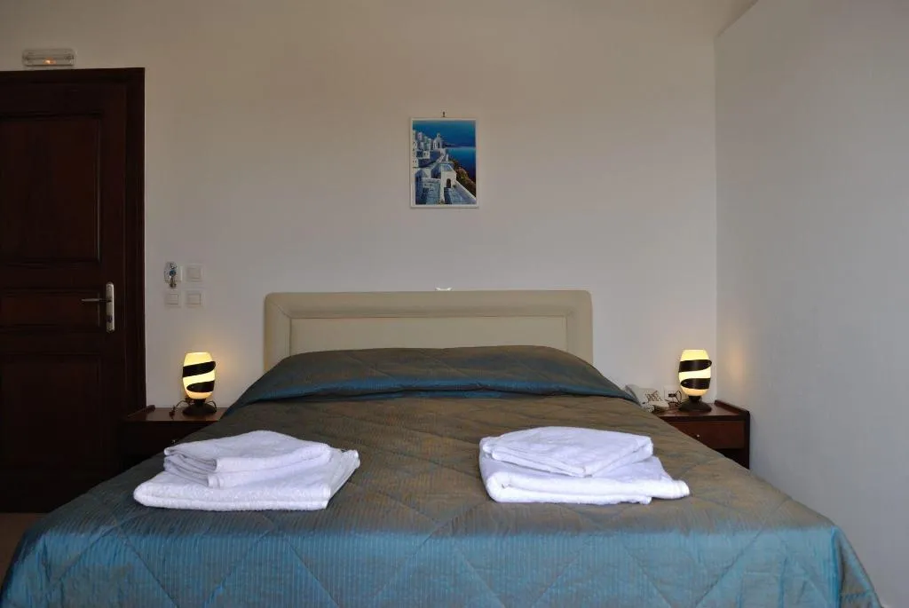 Room, Chez Sophie Rooms And Suites, Santorini