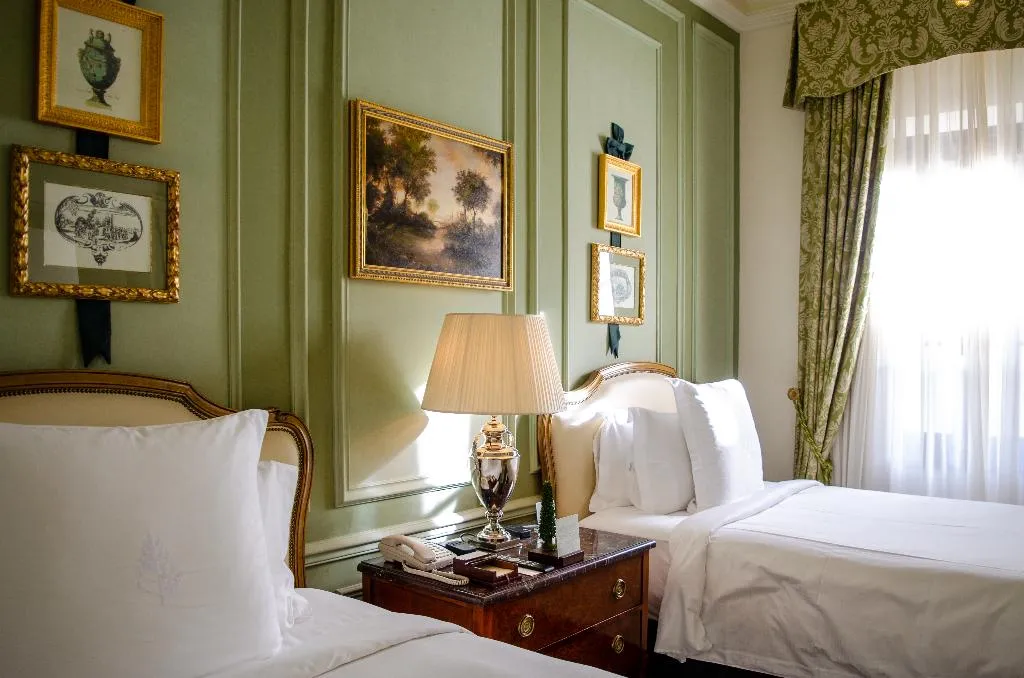 JUNIOR SUITE TWO BEDS Room, Four Seasons Hotel Firenze, Florence