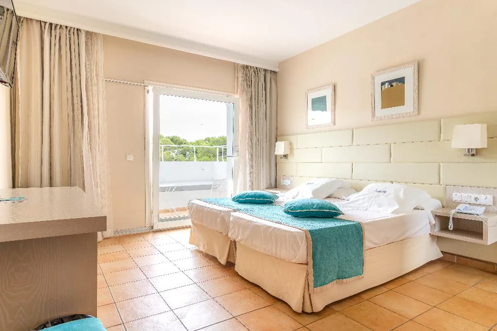 TRIPLE SIDE SEA VIEW Room, Cala d'Or, Majorca