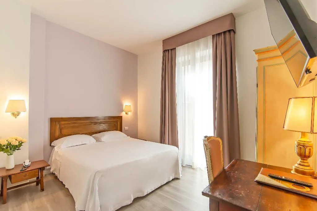 Double or Twin SUPERIOR Room, Machiavelli Palace, Florence