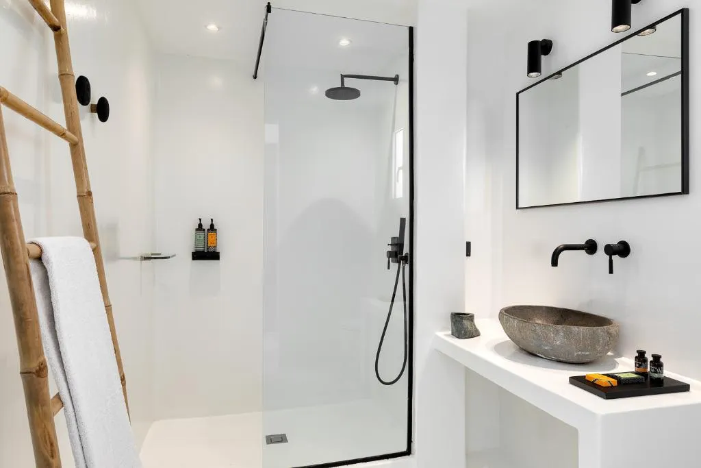 Double or Twin DELUXE WITH JACUZZI Room, Rocabella Mykonos Hotel, Mykonos
