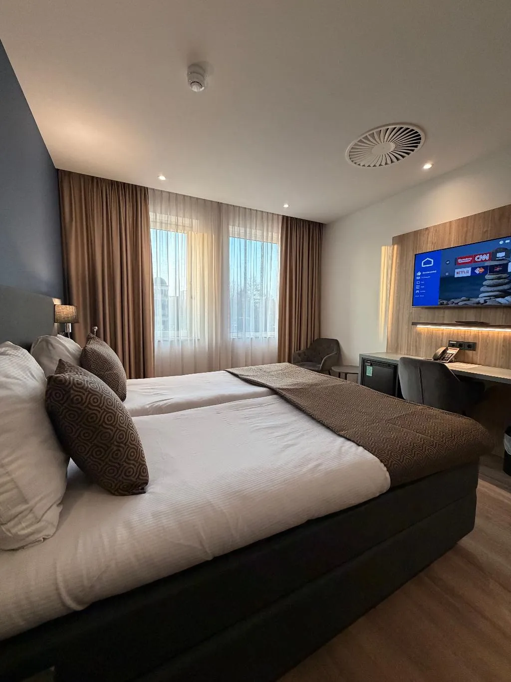 TWIN STANDARD Room, OZO Hotels Antares Amsterdam Schiphol Airport, Amsterdam