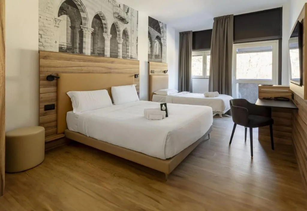 TRIPLE STANDARD Room, B&B Hotel Como Baradello, Milan