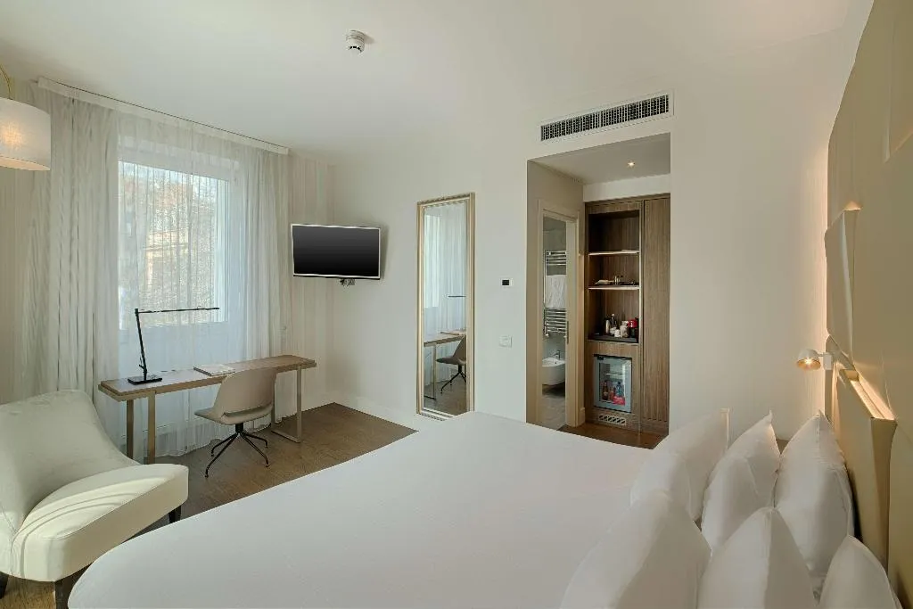 DOUBLE GRAND Room, NH Collection Roma Centro, Rome