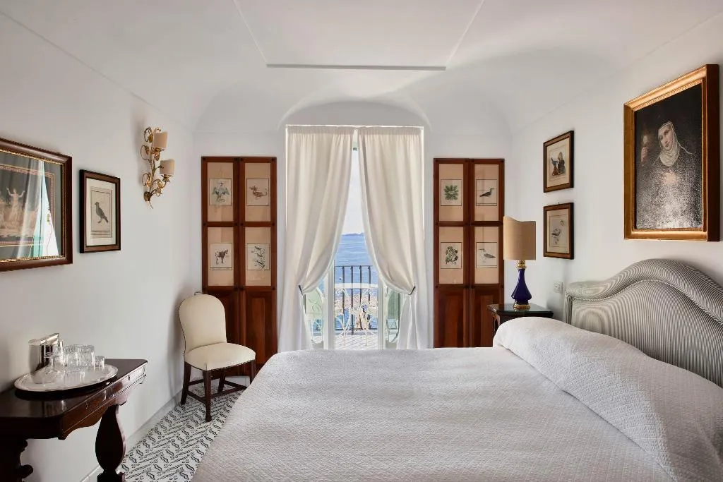 DOUBLE CLASSIC SEA VIEW Room, Le Sirenuse, Naples