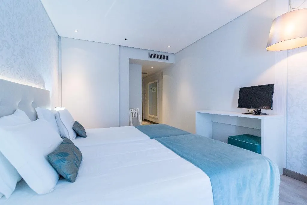 Room, Costa de Prata I, Porto
