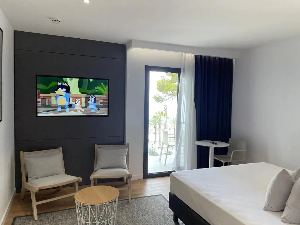 STUDIO SEA VIEW CAPACITY 2 Room, Rentalmar Suites Salou Families only, Costa Dorada