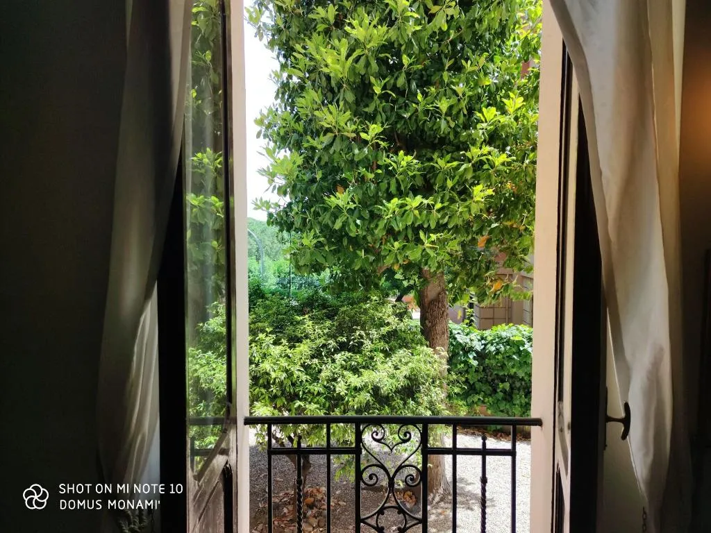 Room, Domus Monamì Luxury Suites, Rome